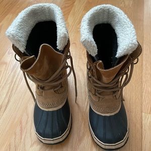 Sorel boots. Size 6